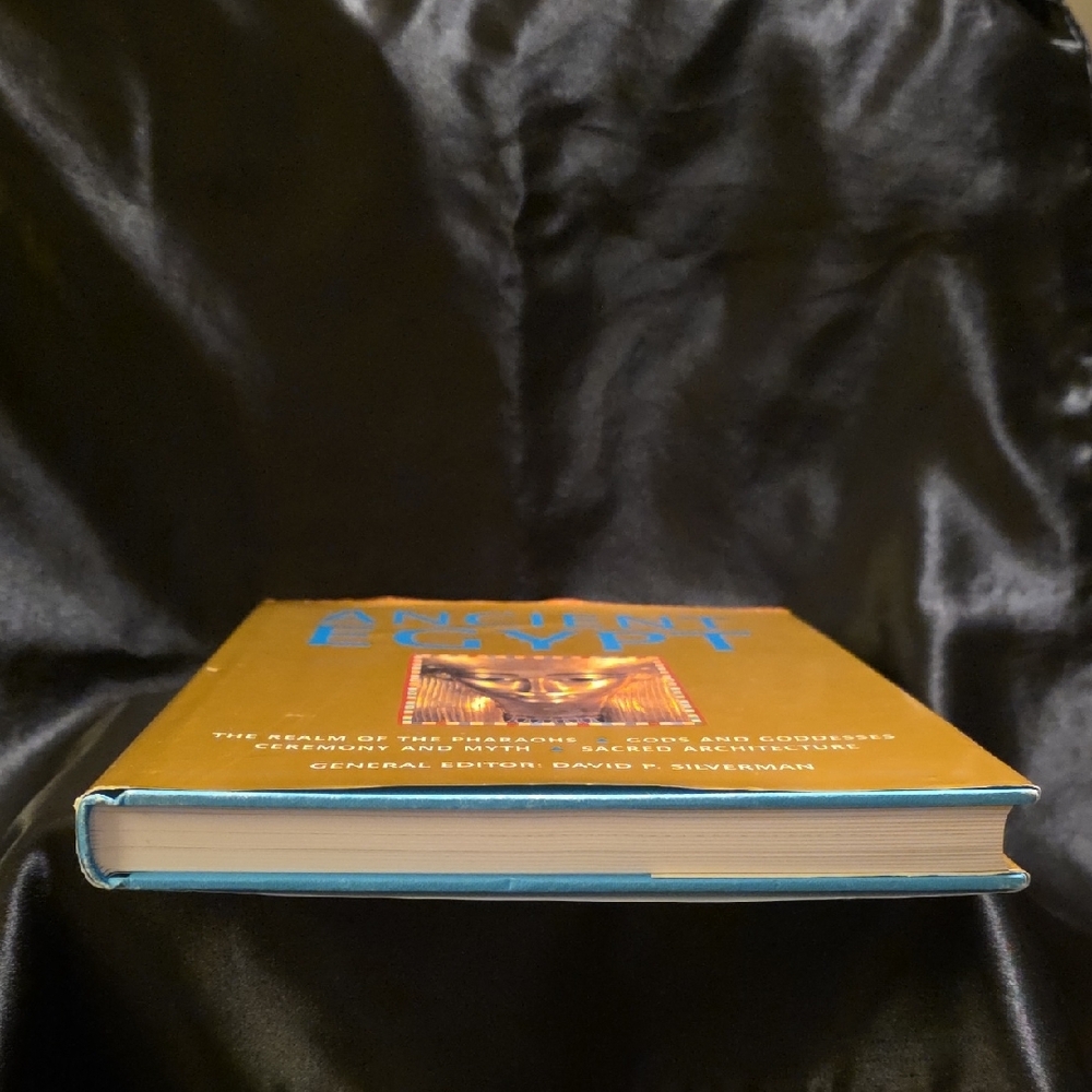 Ancient Egypt Book with Gold Cover [2/$10] - Picture 4 of 6